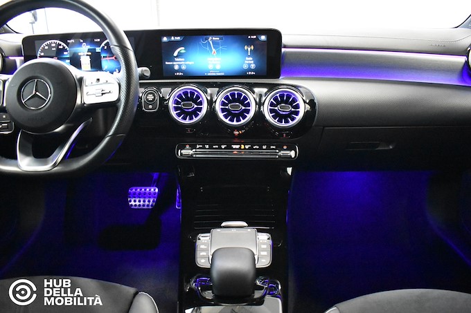 MERCEDES-BENZ A 180 d Automatic Premium Night Edition